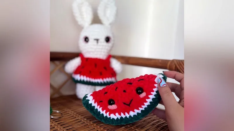 No-Sew Crochet Watermelon Amigurumi: A Free 1-Hour Pattern — photo 2