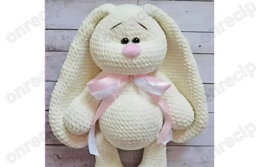 Amigurumi bunny crochet pattern with shaped face and ears