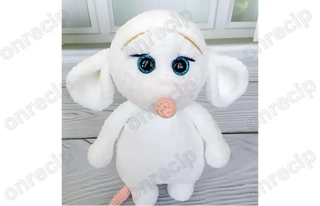 Amigurumi Mouse Free Crochet Pattern - Soft Plush Mouse