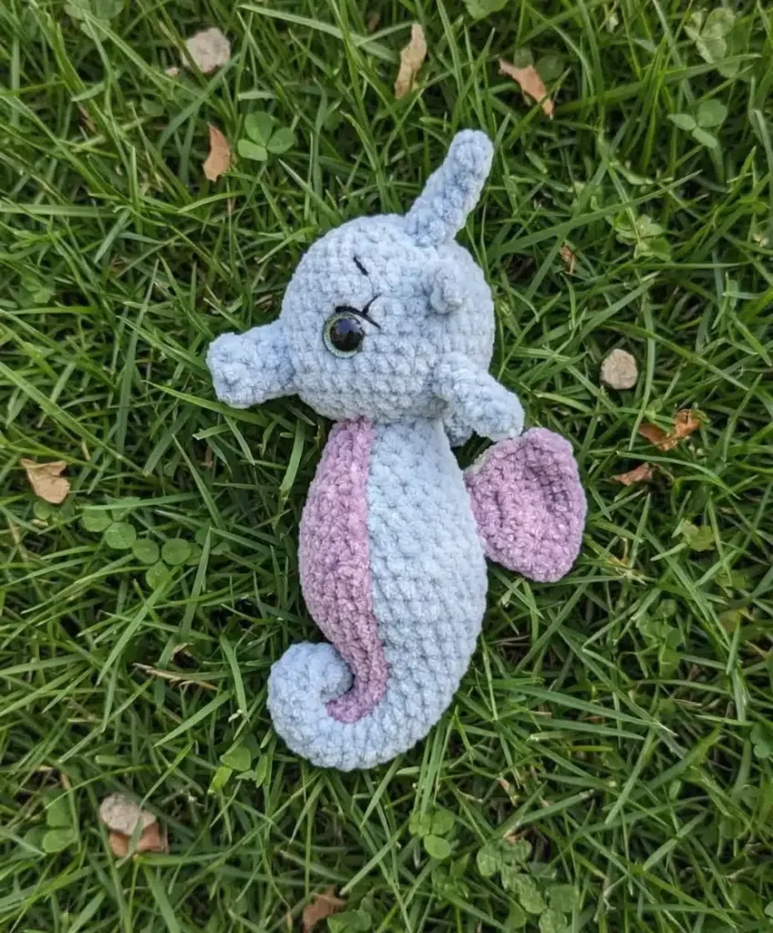 How to crochet a baby seahorse amigurumi