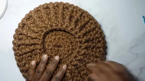 A beginner-friendly chic beret pattern in five rounds — photo 4