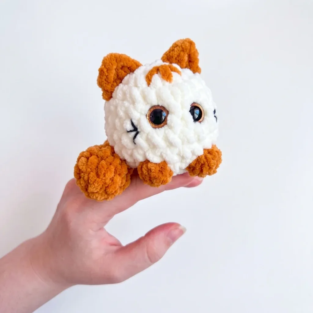 Chubby round cat amigurumi pattern with built-in ears