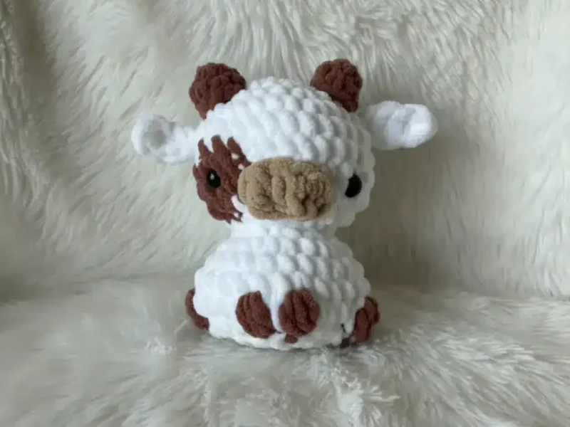 Crocheting an amigurumi nature cow, step by step