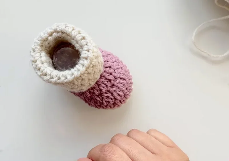 Crochet Easy Baby Booties Pattern for Winter Wear