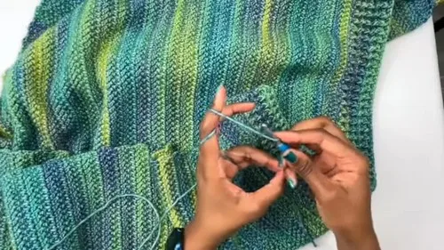 Crochet Full Sleeve Cardigan Pattern With Herringbone Stitch — photo 3