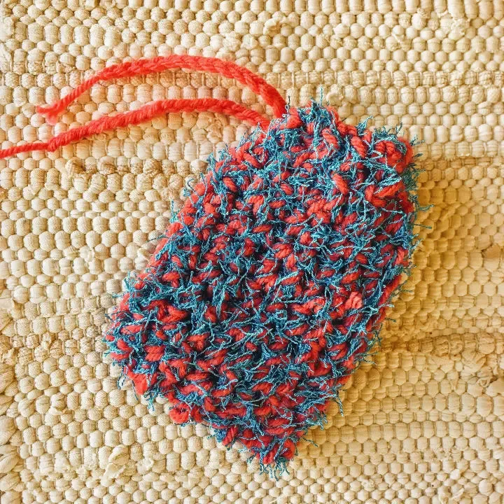 Crochet soap holder pouch with hanging loop — photo 2