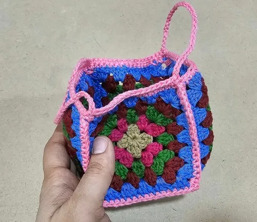 Easy granny square basket pattern for beginners