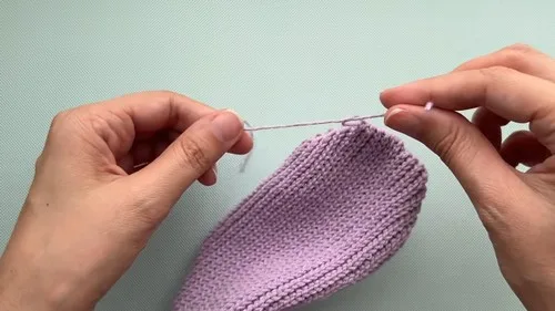 Flat slip stitch socks with a knitted look — photo 4
