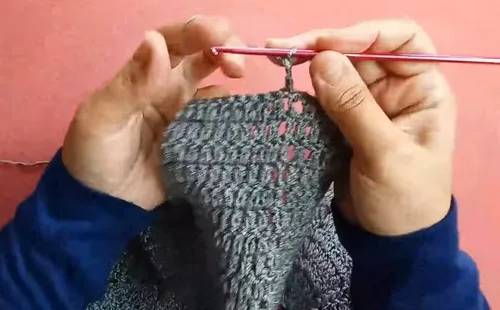 Seamless Crochet Sweater Pattern For Kids Sized At 2 Years — photo 3