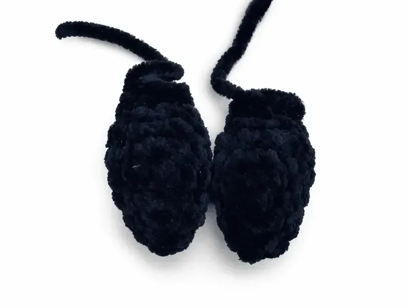 Snoopy-style plush dog amigurumi pattern