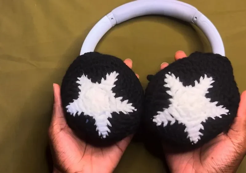 Star headphone covers with adjustable tie straps